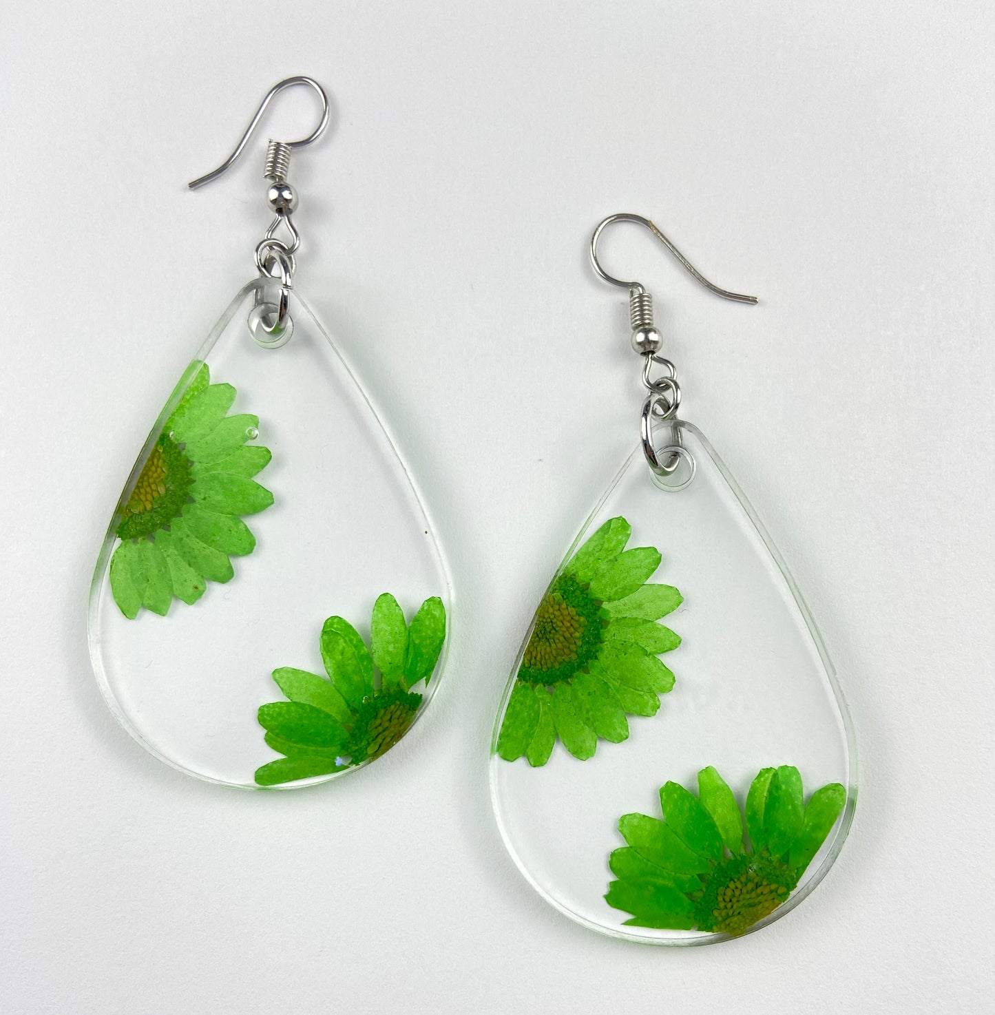 Green Real Flower Daisy Dangle Earrings