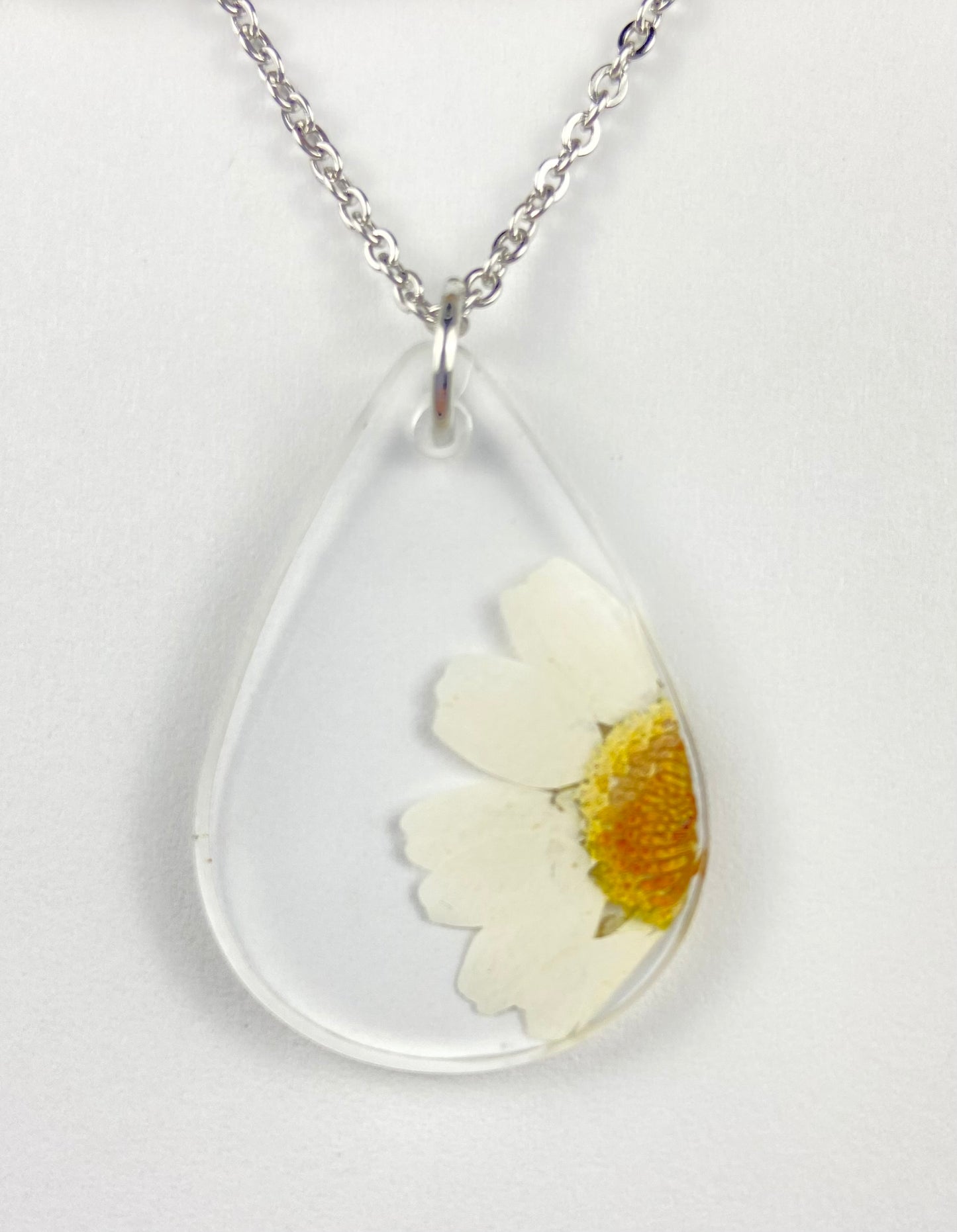 White Real Flower Pendant Necklace