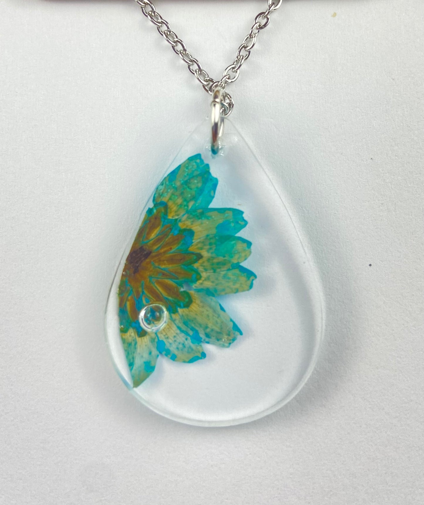 Blue Real Flower Daisy Pendant Necklace