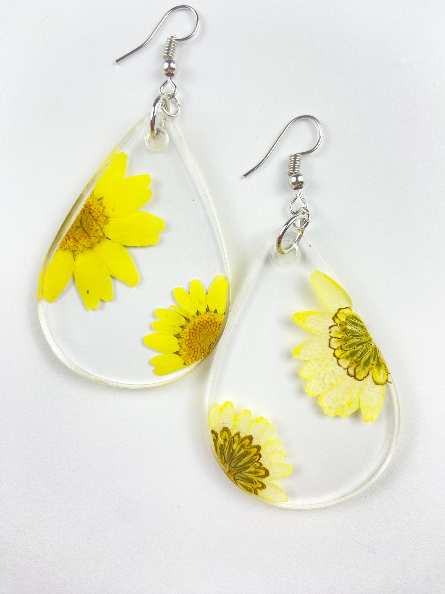 Yellow Daisy Dangle Earring