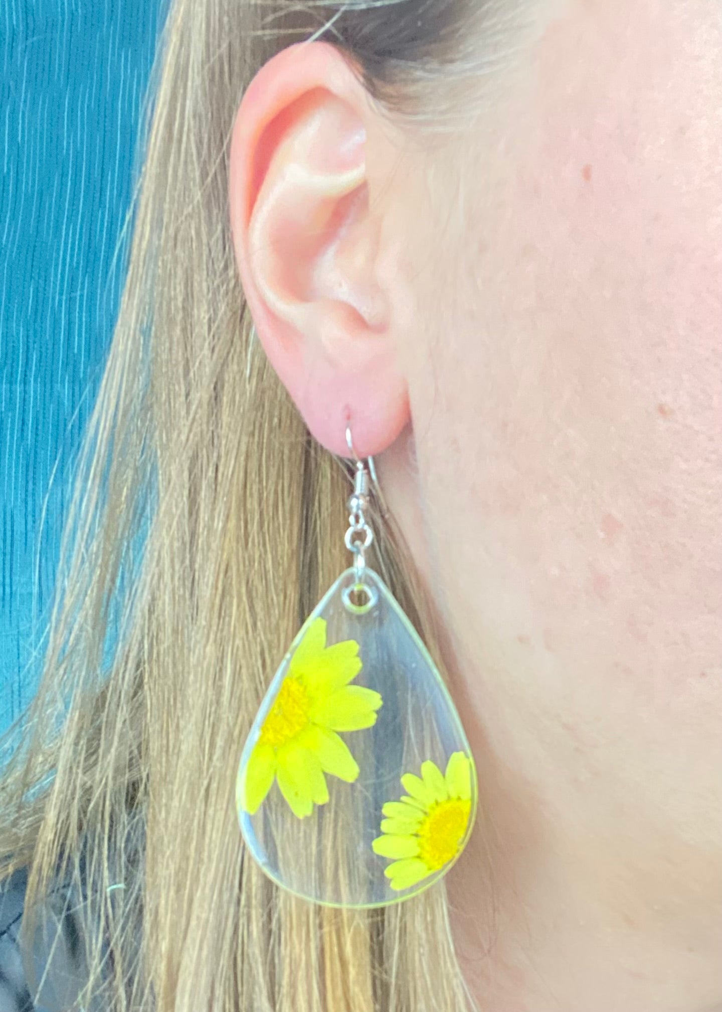 Yellow Daisy Dangle Earring
