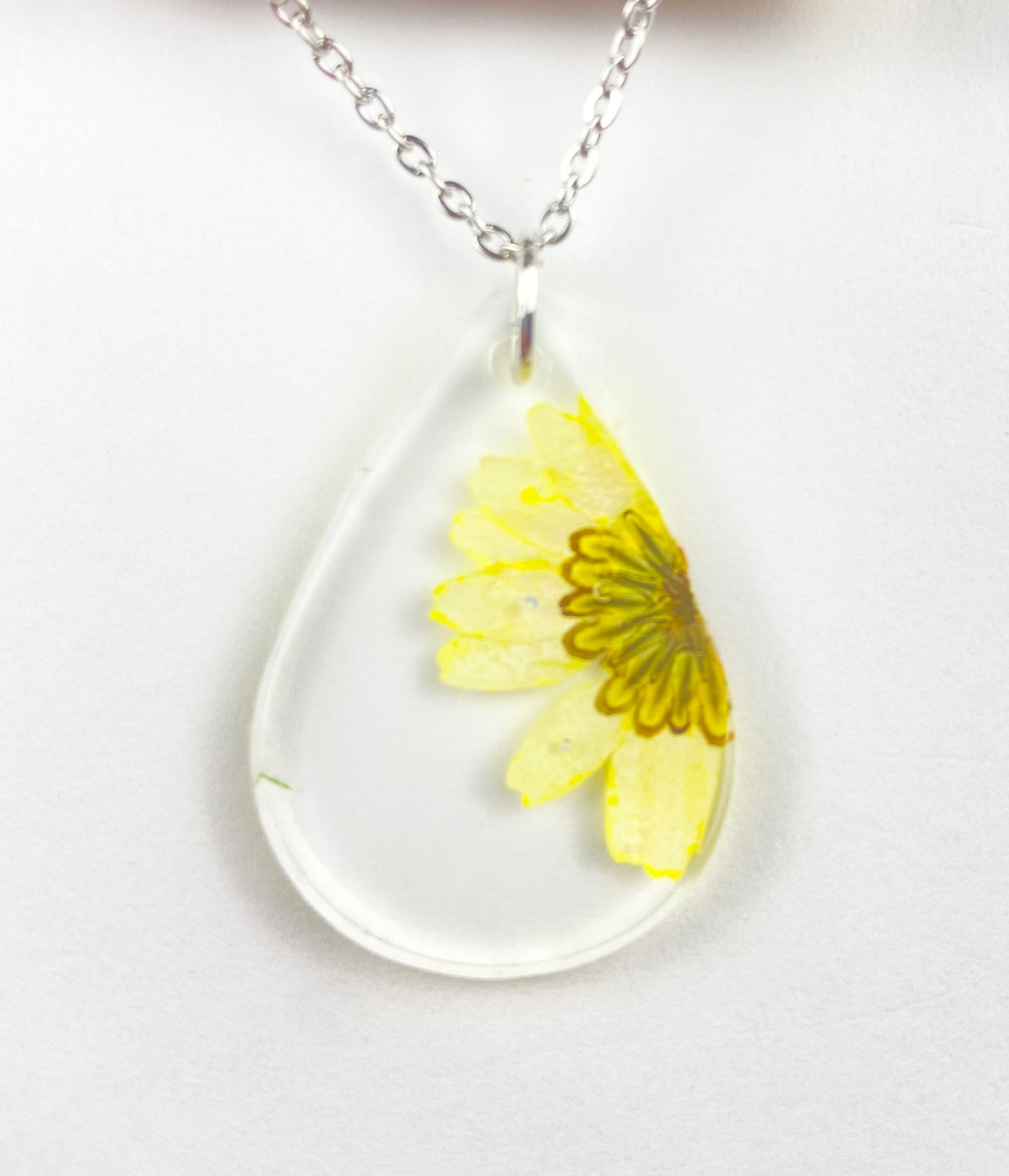 Yellow Real Flower Daisy Pendant Necklace